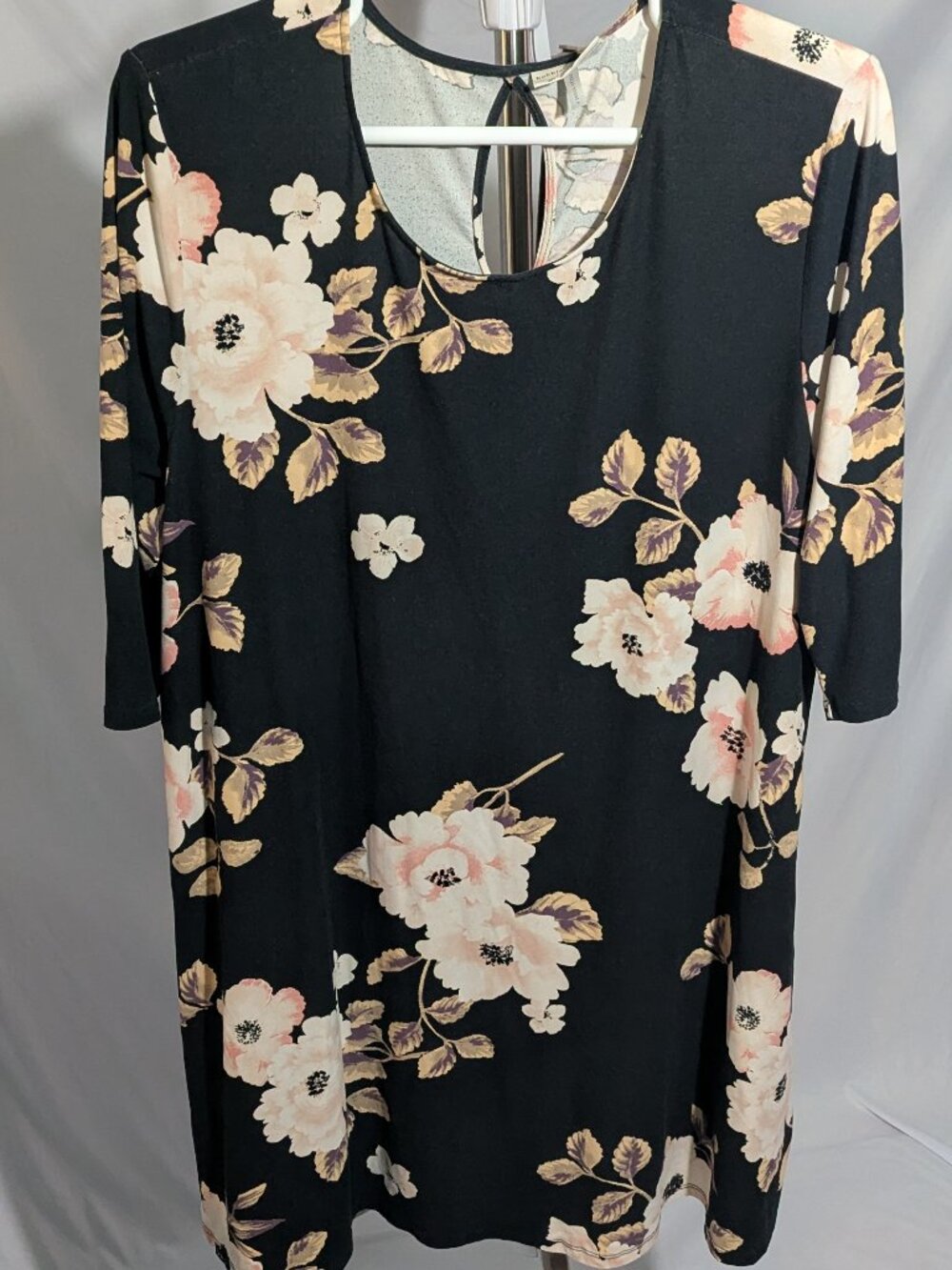 Bobbie Brooks Plus Size Black Floral 3/4 Sleeve Keyhole Shift Dress 3X